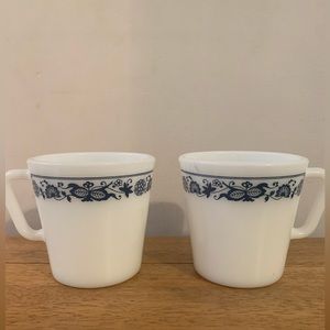 Pyrex Old Town Blue Onion D Handle Glass Mugs Set of 2 Vintage